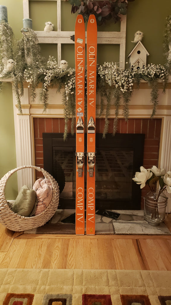 Olin Mark IV Comp IV 180cm skis full-length top sheet view with bindings | LongSkisTruck