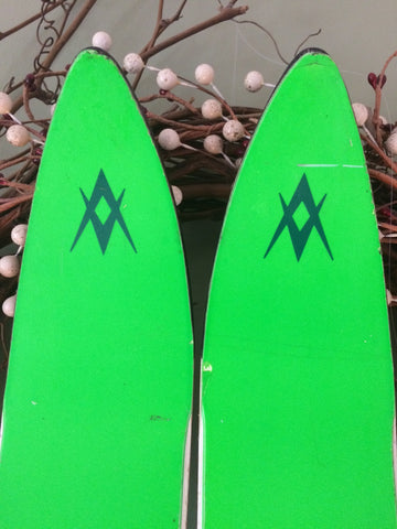 VÖLKL Brand Snow Skis: